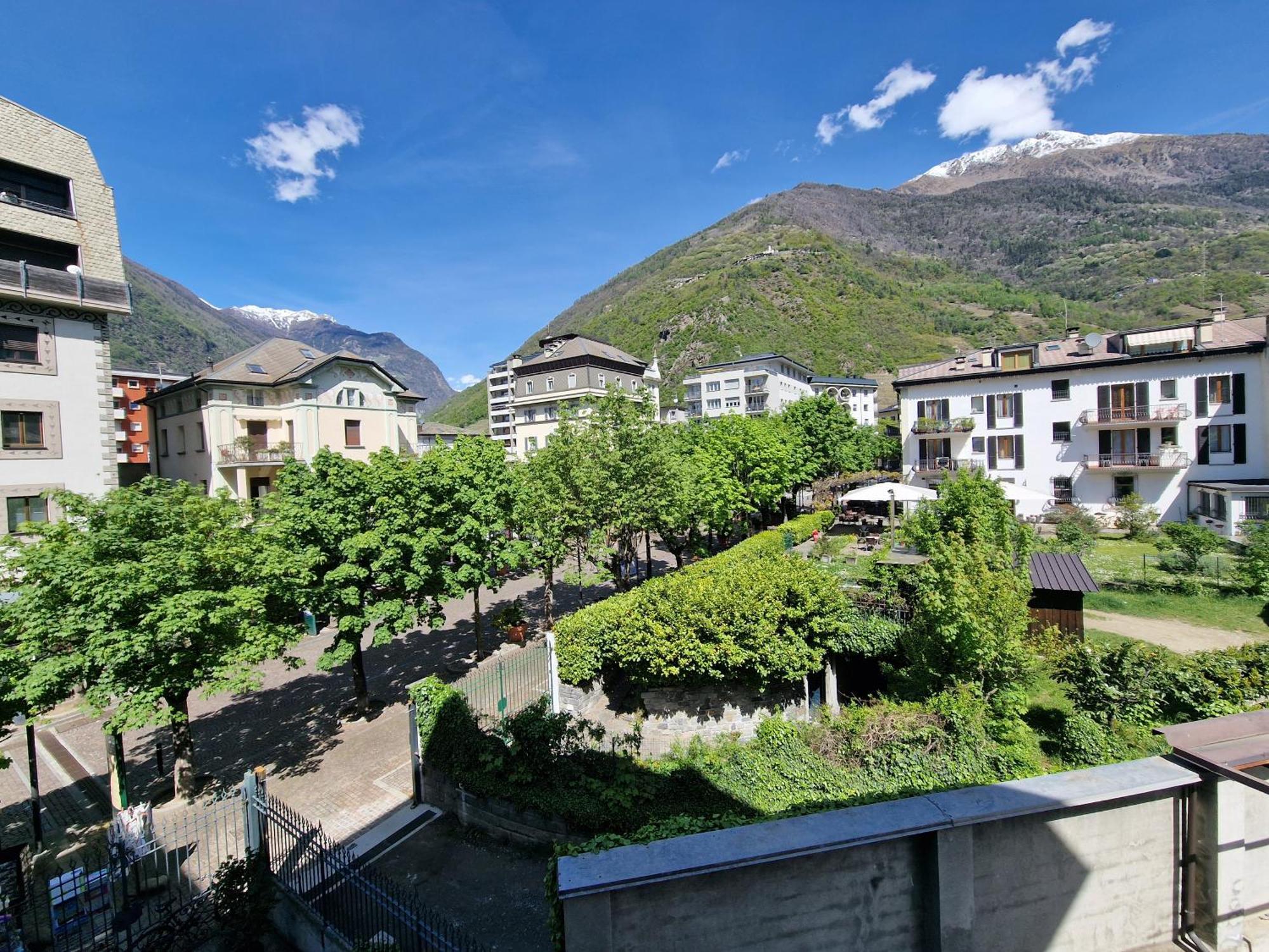 Bernina Station Center Apartment - Tirano Exterior foto